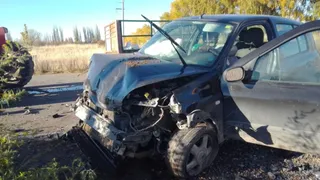Chocaron un auto y un tractor: hay dos lesionadas