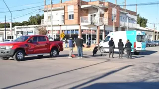 Violento Choque entre Camioneta y Moto en 9 de Julio y Del Valle